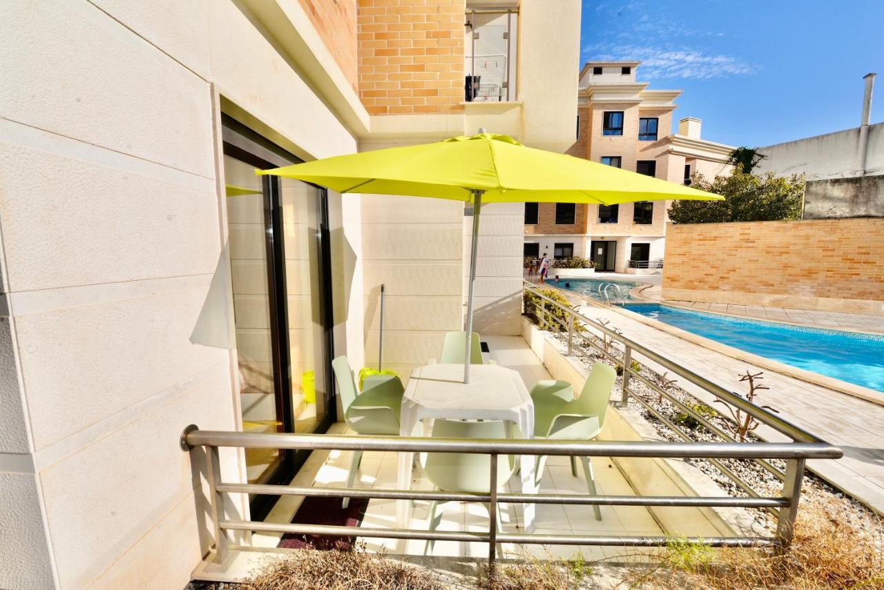 Silver - Apartment For 4 Guests 150M From Beach ساو مارتينهو دو بورتو المظهر الخارجي الصورة